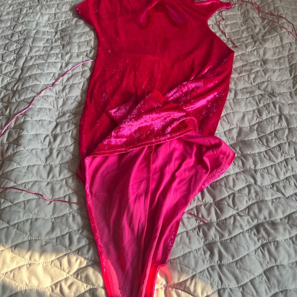 BEAUTIFUL FUCHSIA DRESS BY MOM… SIZE MEDIUM… EXCELLENT CONDITION. - Picture 6 of 10